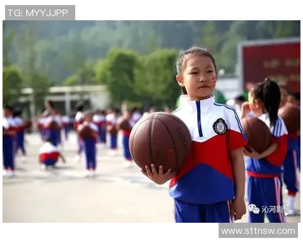 卡通版足球巨星闪亮登场,展现独特魅力与动感风采 卡通版足球巨星闪亮登场,展现独特魅力与动感风采